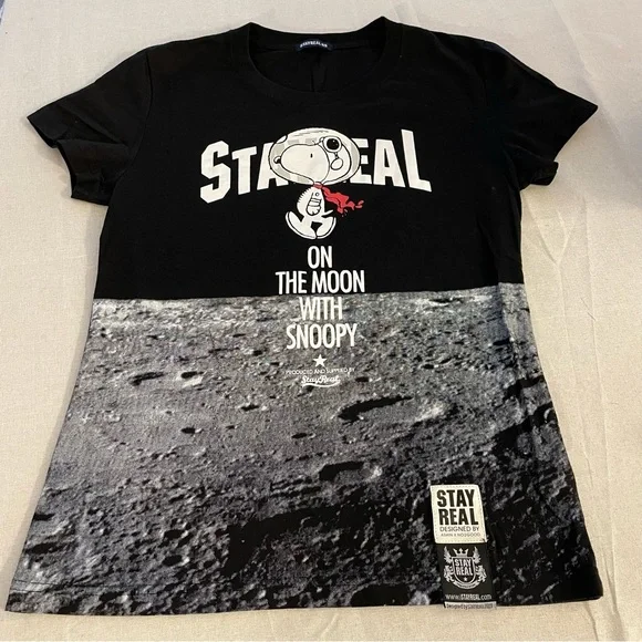 Cute Stay Real Snoopy Outer Space Moon T-Shirt Size Small GUC - Picture 1 of 6